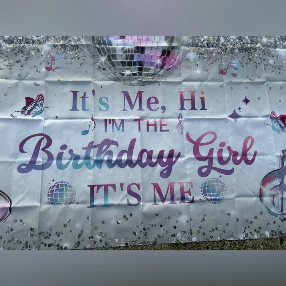 It’s me, I’m the birthday girl, it’s me backdrop it’s me